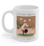 Tasse stressée, bénie et obsédée par le yoga